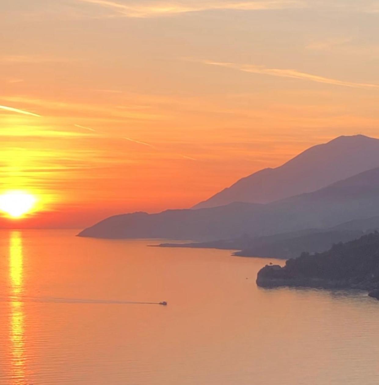 Anassa Suites Himare Esterno foto